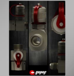 A imagem mostra uma montagem de diversos componentes industriais, dispostos de forma artística sobre um fundo que simula ripas de madeira escura. Os componentes incluem vários tipos de válvulas e conectores metálicos, muitos deles com detalhes em vermelho, como tampas ou alças. A iluminação é direcionada, criando sombras que realçam a forma e a textura dos objetos. No canto inferior esquerdo, aparece um logotipo com um elemento gráfico vermelho e a inscrição "piping". A apresentação sugere um catálogo ou material promocional de uma empresa que trabalha com sistemas de tubulação e conexões industriais.